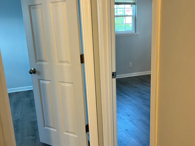 2526 Dexter St E — Photo 14