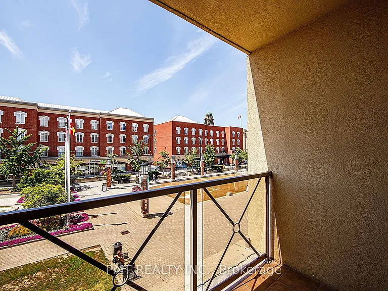 150 Colborne St #208 — Photo 17