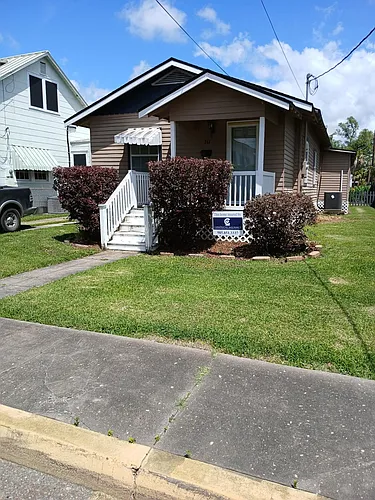 717 Wood St Photo 1