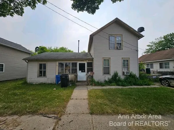 609 Fleming St, Howell, MI 48843