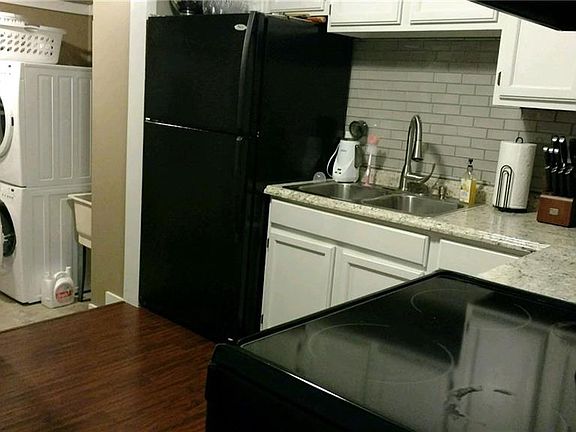 4th image of 1699 Linden Ave