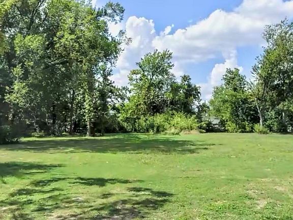 2nd image of 803 W Archer Rd