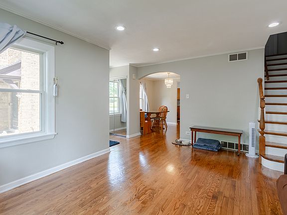 5th image of 6417 N Drake Ave