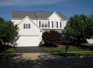 25592 Upper Clubhouse Dr, Chantilly, VA 20152