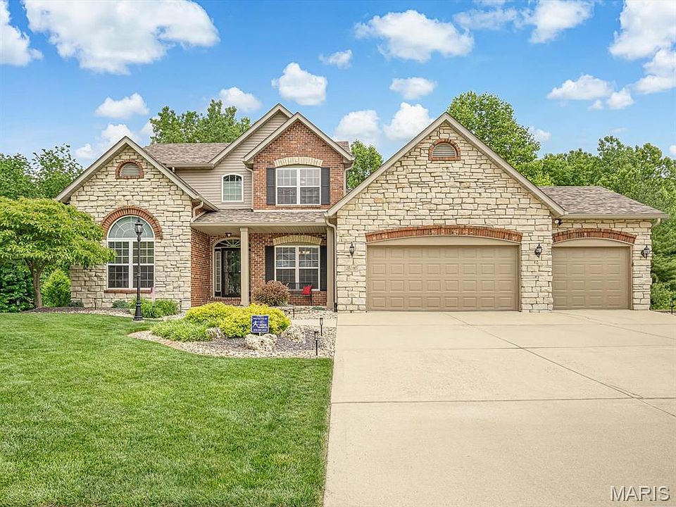 1st image of 13 Timber Bluff Ct