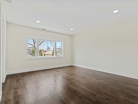 5th image of 9419 S Saint Lawrence Ave #2H