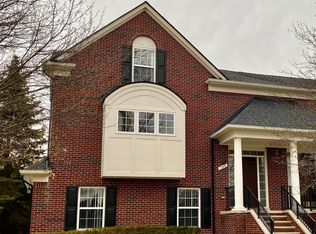 796 Paint Creek Dr, Troy, MI 48085