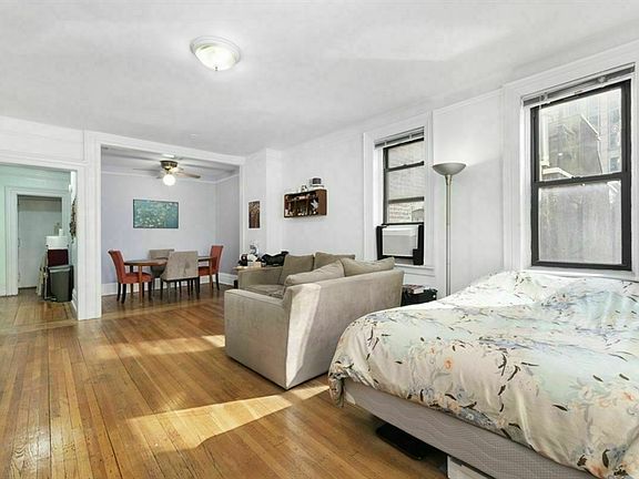 3rd image of 141 E 57th St APT 4R