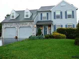 635 Sterling Dr, Red Lion, PA 17356