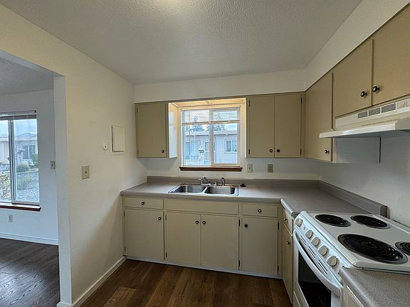 5th image of 1214 G St SE #2