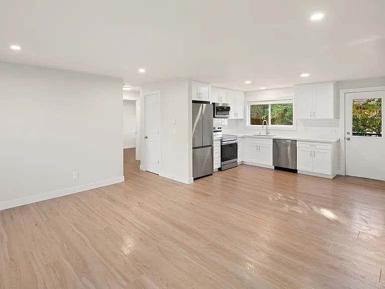 845 Kirkland Way #C — Photo 2