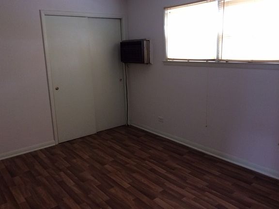 5th image of 900C Crescent St APT 10