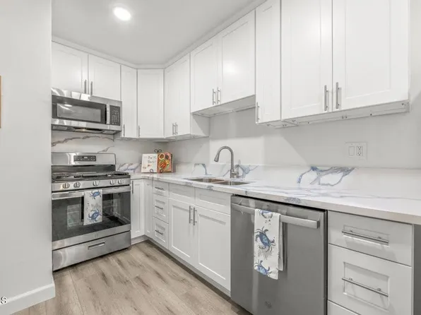 138 S Bryn Mawr St APT 27, Ventura, CA 93003