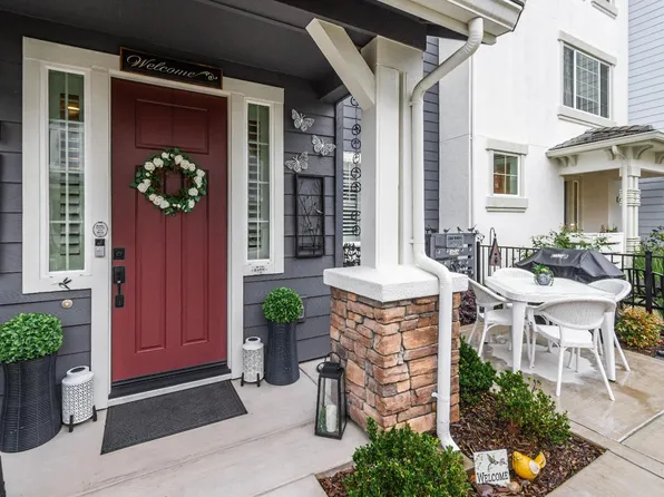 324 Pear Tree Terrace #D, Napa, CA 94558