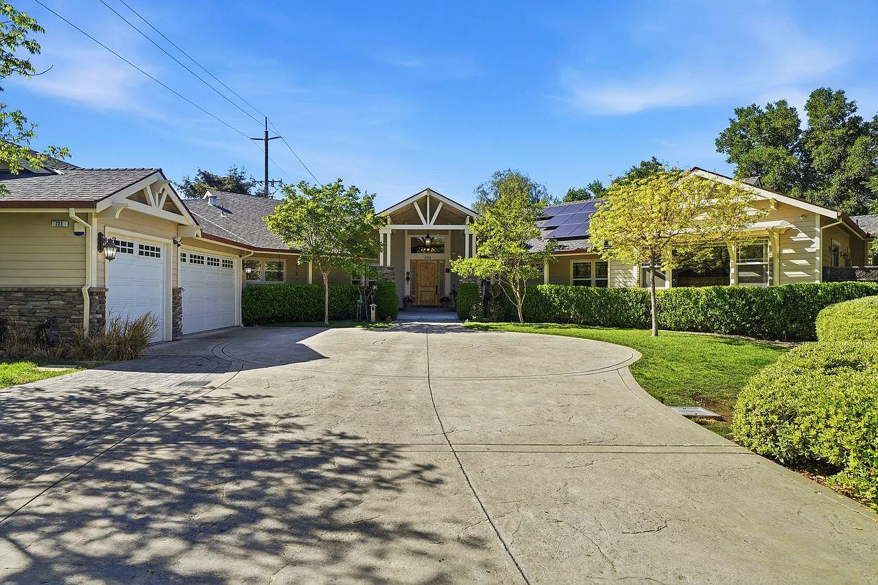 733 Vineyard Ter photo 1