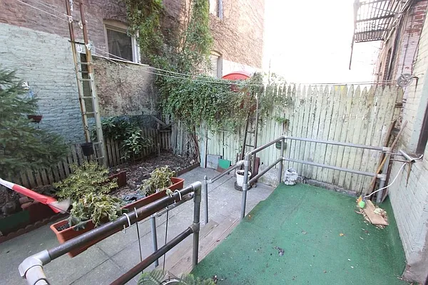 Rented by Dynamik Realty | media 17