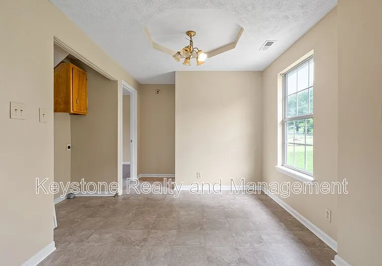 2080 Carneal Ln — Photo 5