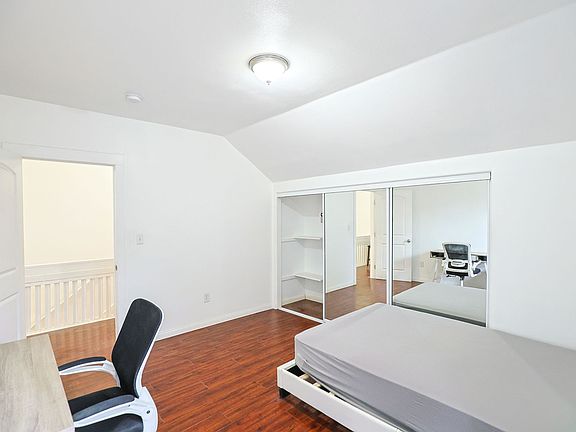 5th image of 2624 S Budlong Ave #9C602680D