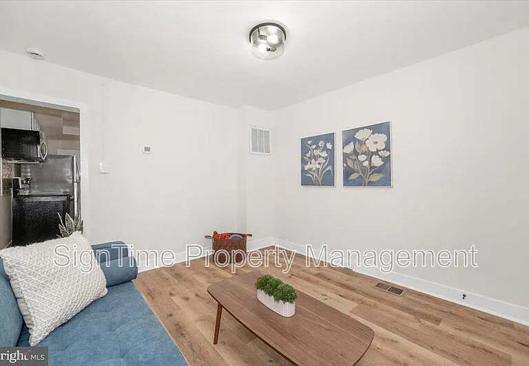 138 E South St — Photo 3