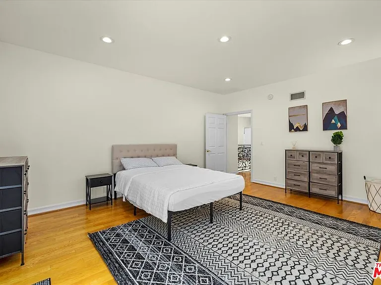 5029 Lemona Ave — Photo 41