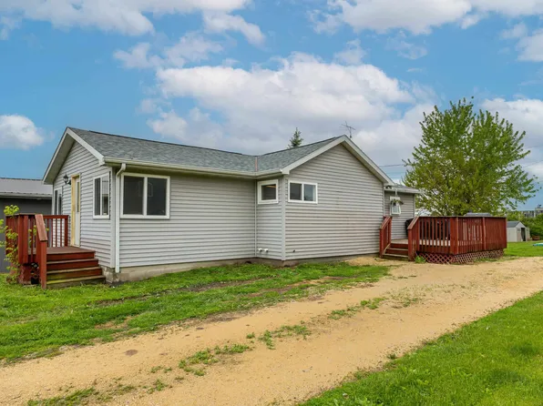 670 Straw Ave, Platteville, WI 53818