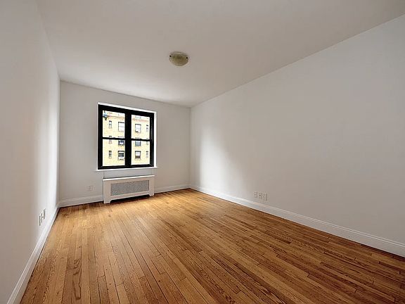 3rd image of 312 W 23rd St APT 4J