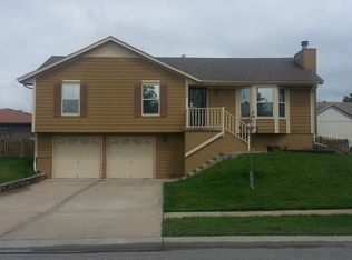 1005 SE Talonia Dr, Lees Summit, MO 64081