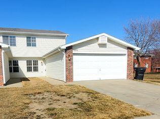 2210 W Todd Ln, Lincoln, NE 68528