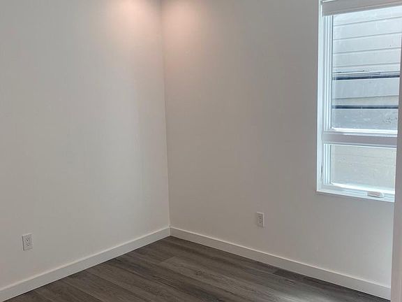 5th image of 1163 S Van Ness Ave #B