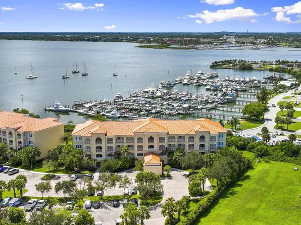 34 Harbour Isle Dr W Unit 204, Fort Pierce, FL 34949