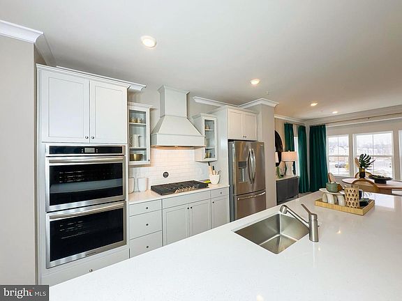 3rd image of 10522 Cobbler Pl