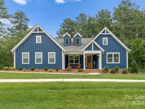 3213 Cape Fox Ct, Denver, NC 28037