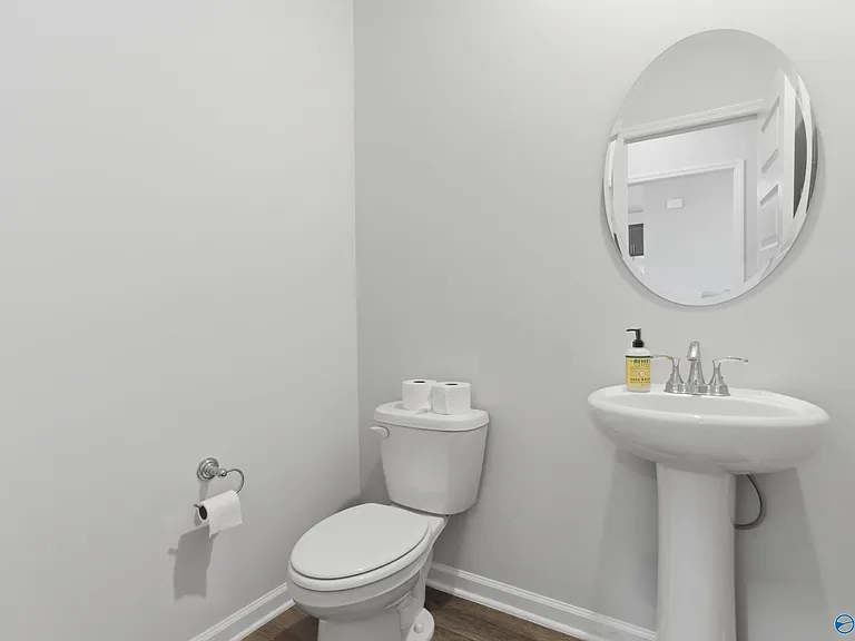 212 Paladin St — Photo 5