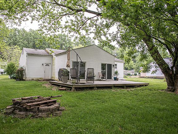 3rd image of 429 Sycamore Dr