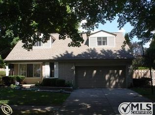34912 Wood St, Livonia, MI 48154