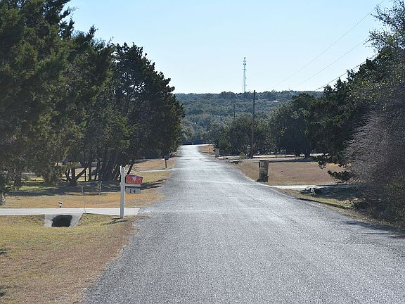 Longwood Rd facing east