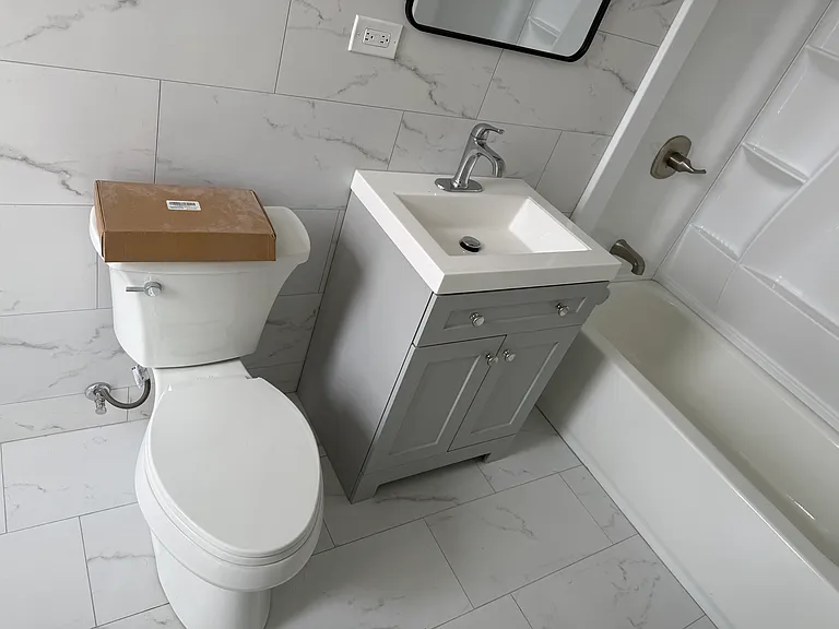 222 N Genesee St #201 — Photo 11
