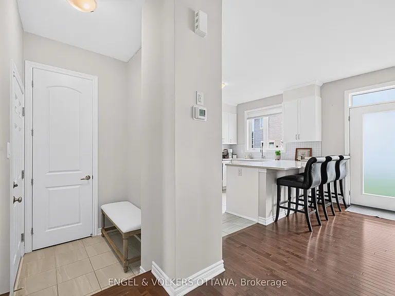 33 Focality Cres — Photo 17