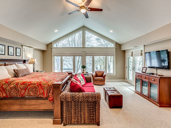 Master Bed 1