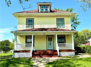 321W W Cooper St, Maryville, MO 64468