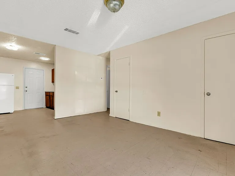 95 Cottrell St #8 — Photo 4