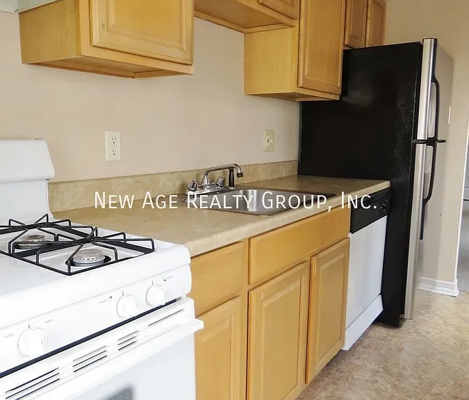1519 Green St #3R — Photo 3