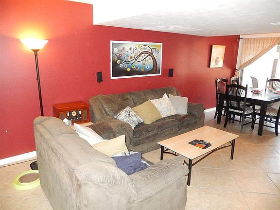 3rd image of 104 Westwood Dr