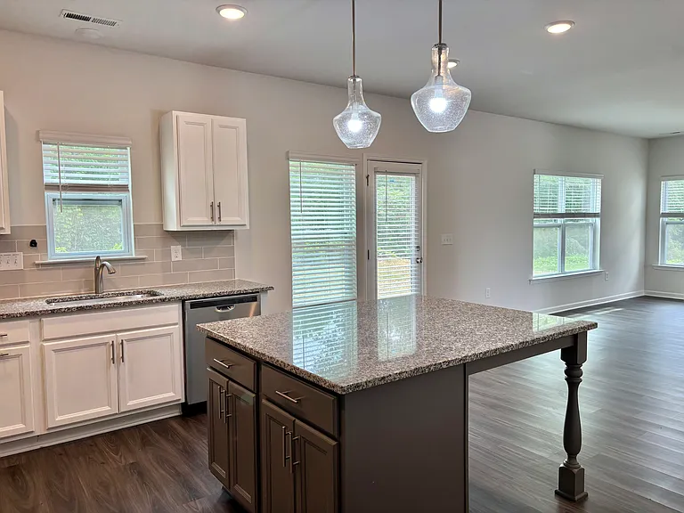 358 Falcon Ct — Photo 5