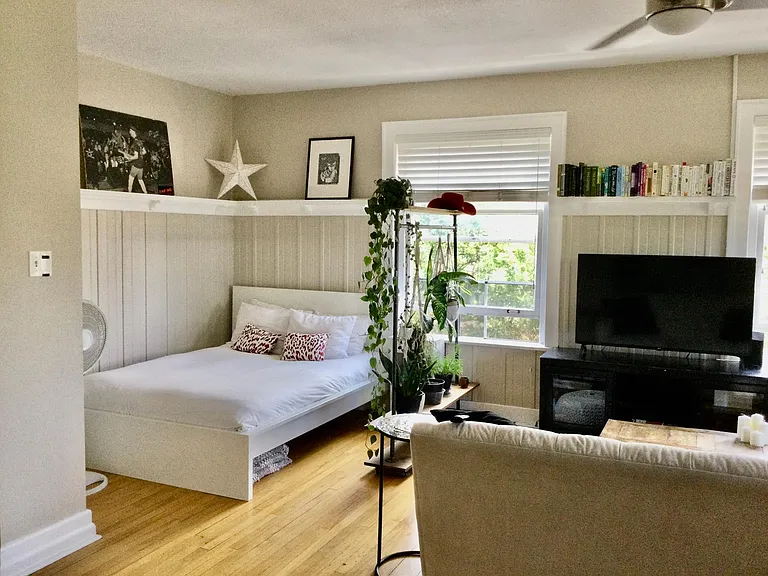 1376 N Pearl St #301 — Photo 8