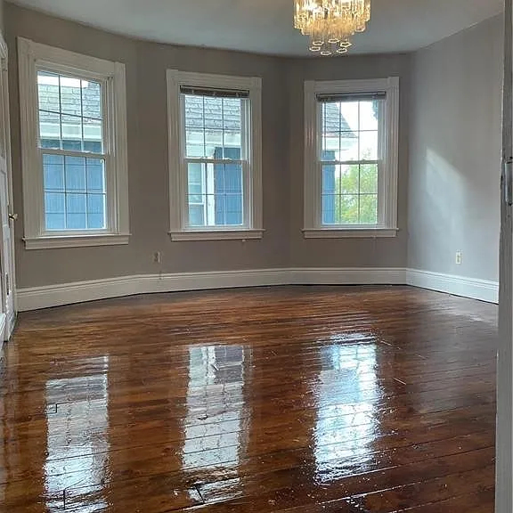 347 Douglas St — Photo 3