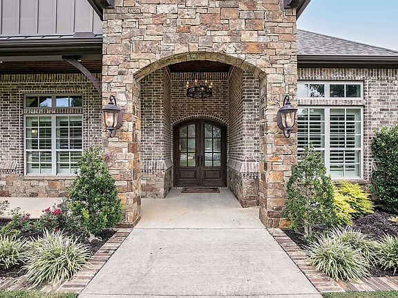 3rd image of 11094 Hidden Hollow Ln