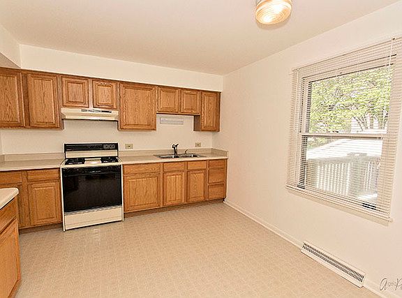 2nd image of 920 Wheeler St #2