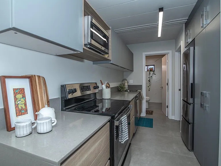 1666 W Pratt Blvd. — Photo 15