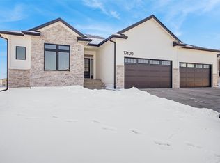 17400 N Valley Dr, Urbandale, IA 50323